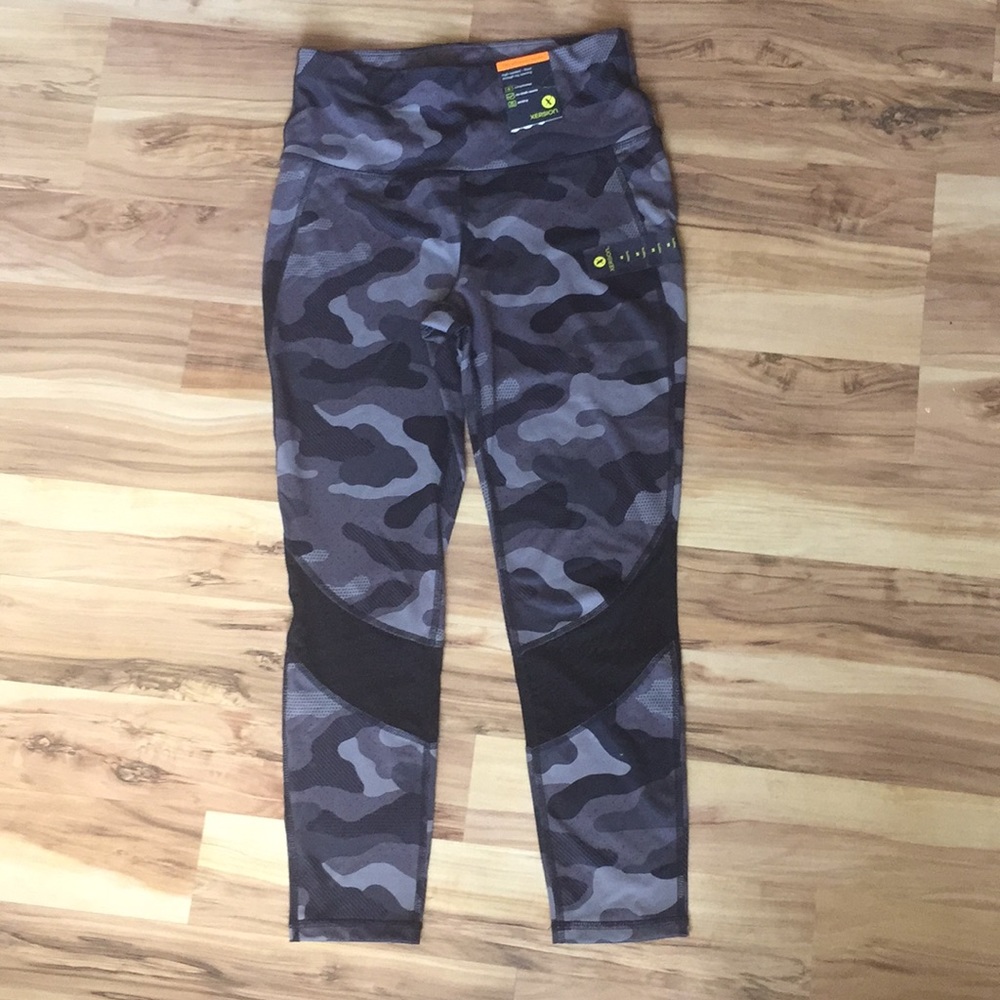 Xersion 7/8 Performance Camo Legging